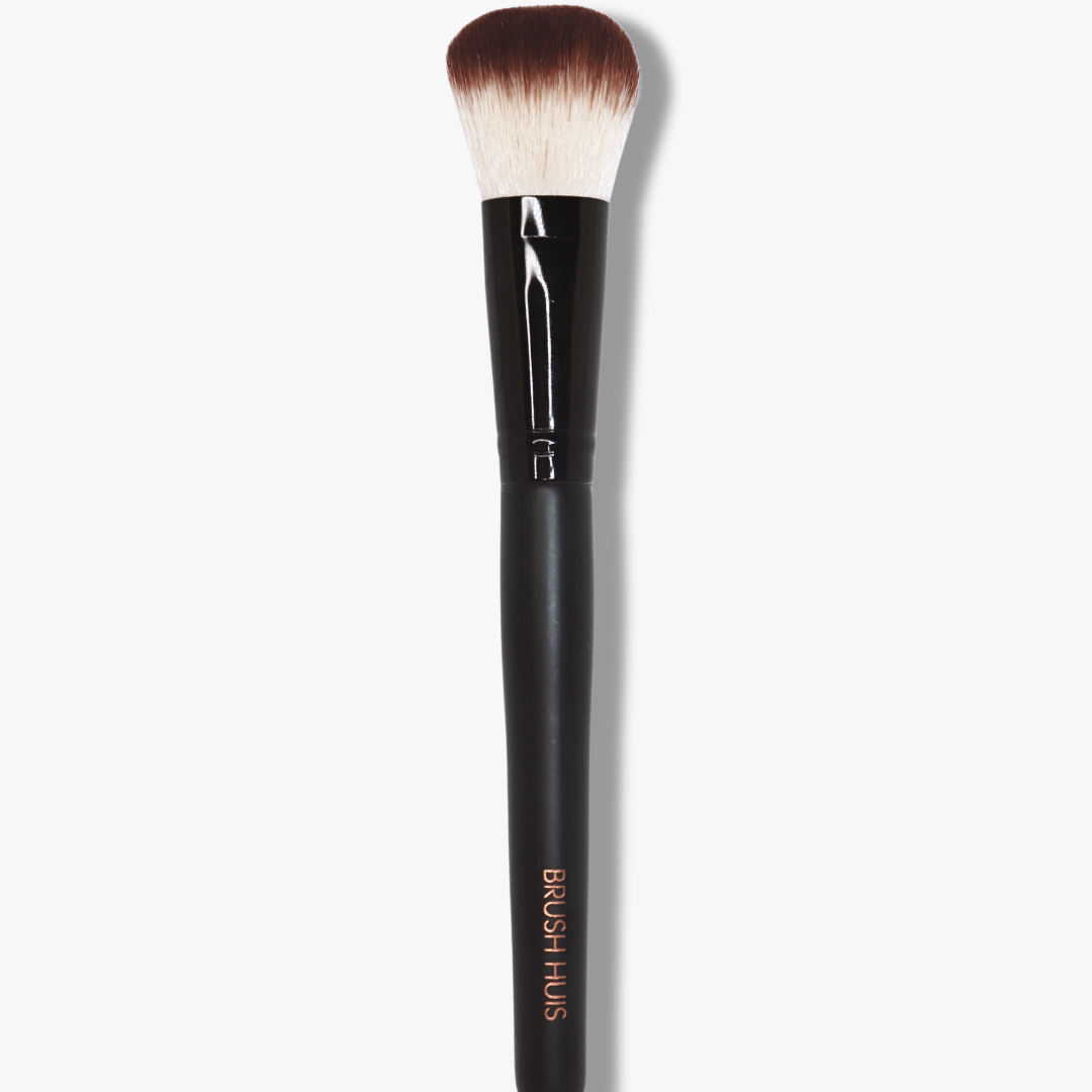 BLUSH_BRUSH_5_9e8ed7a1-708e-47ad-8882-d03a0806e7d2.png